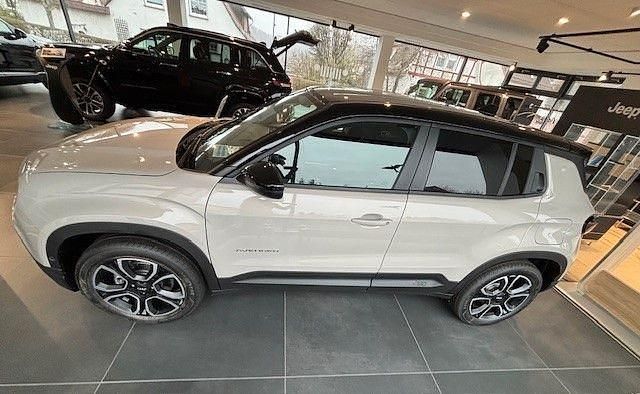 Neu Jeep Avenger EV Summit 114 kW (156 PS) 2025 Grau SUV