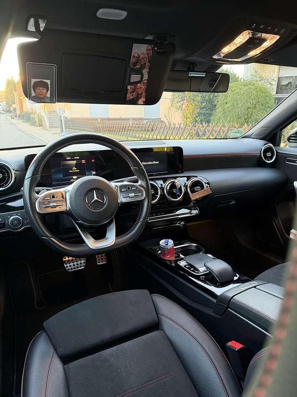 Gebraucht Mercedes A250 160 PS (117 kW) 2020 Schwarz Kleinwagen