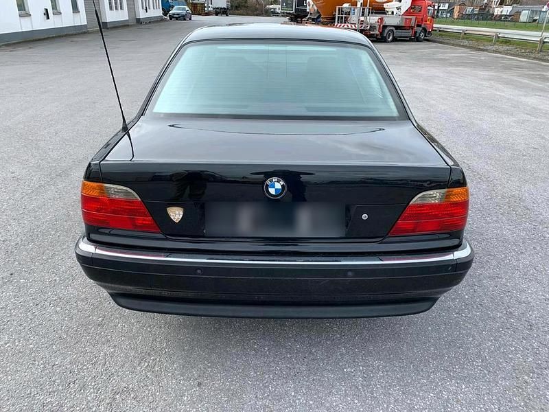 Gebraucht BMW 750L 321 PS (236 kW) 1995 Schwarz Limousine