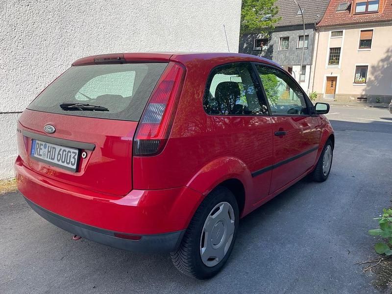 Usata Ford Fiesta 60 CV (44 kW) 2003 Rosso Utilitaria