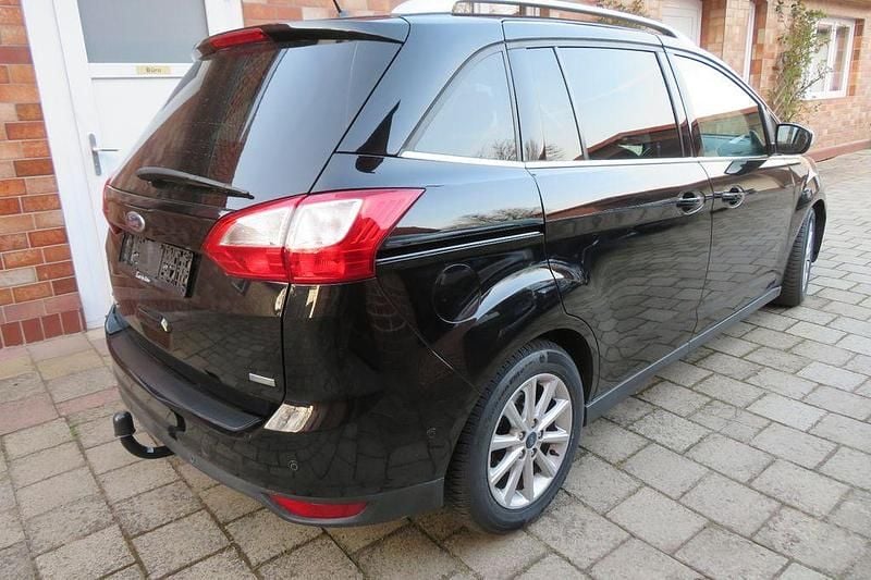 Gebraucht Ford Grand C-Max Titanium 125 PS (91 kW) 2017 Schwarz Van / Kleinbus