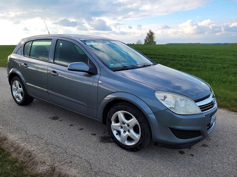 Gebraucht Opel Astra 101 PS (74 kW) 2008 Grau Limousine