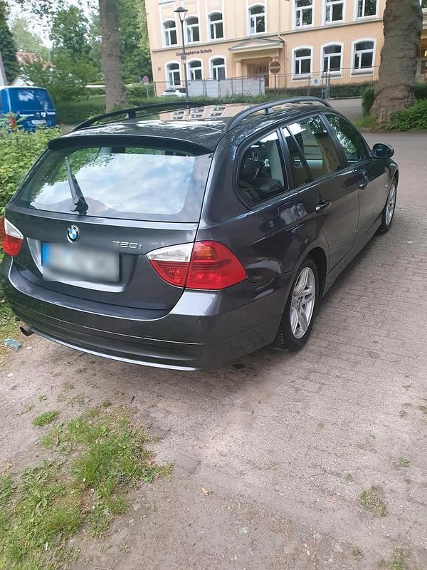 Gebraucht BMW 320 150 PS (110 kW) 2006 Grau Kombi