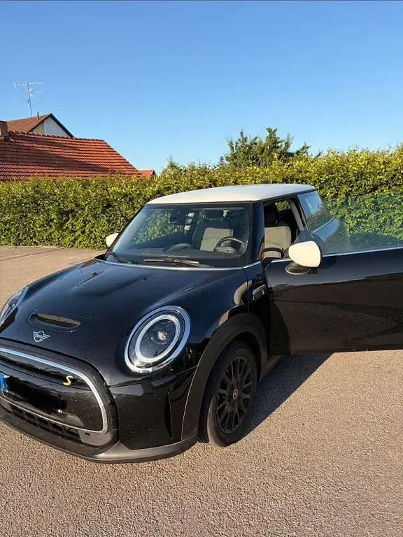 Gebraucht Mini Cooper SE 135 kW (184 PS) 2024 Schwarz Kleinwagen