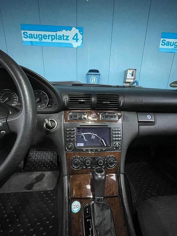 Gebraucht Mercedes C320 218 PS (160 kW) 2004 Grau Limousine