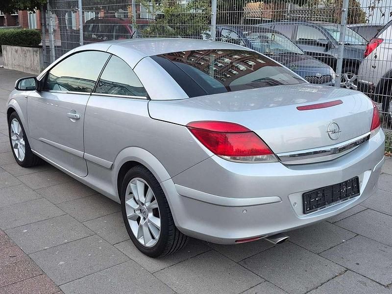 Gebraucht Opel Astra Cabriolet Cosmo 116 PS (85 kW) 2007 Starsilber iii m2 Cabrio