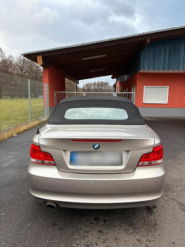 Gebraucht BMW 120 Cabriolet 170 PS (125 kW) 2012 Andere farben Cabrio
