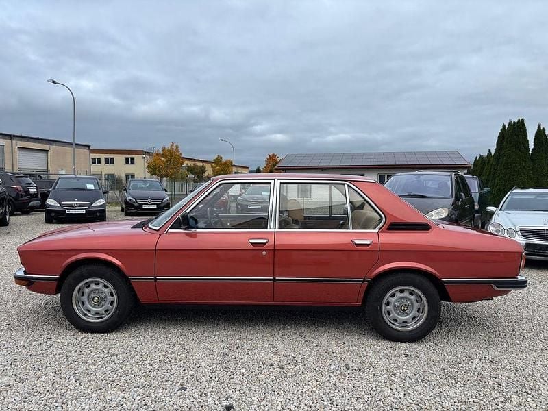 Gebraucht BMW 518 90 PS (66 kW) 1981 Rot Limousine