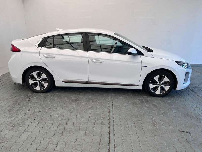 Weiß Gebraucht 2019 Hyundai Ioniq Premium Limousine | 14.990 € (Fairer Preis) - Bild 1/4