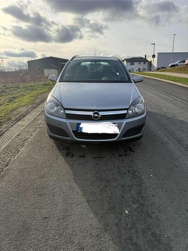 Grau Gebraucht 2005 Opel Astra Kombi | 1.850 € (Fairer Preis) - Bild 1/4