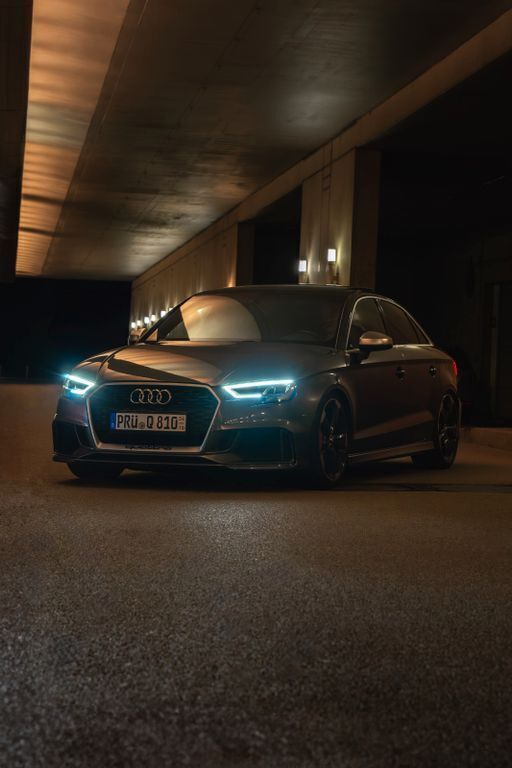 Grau Gebraucht 2018 Audi RS3 Sport Kleinwagen | 37.999 € (Superpreis) - Bild 1/4