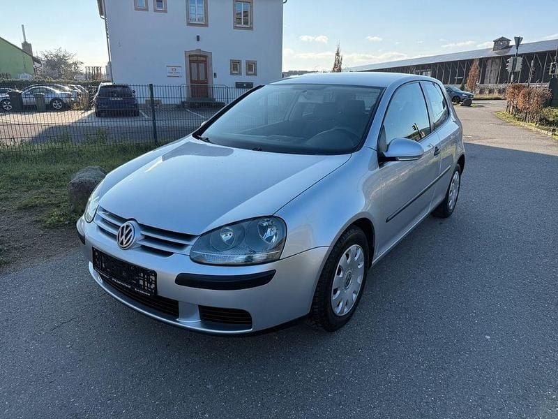 Silber Gebraucht 2003 VW Golf IV Trendline Kleinwagen | 3.500 € (Etwas zu teuer) - Bild 1/4