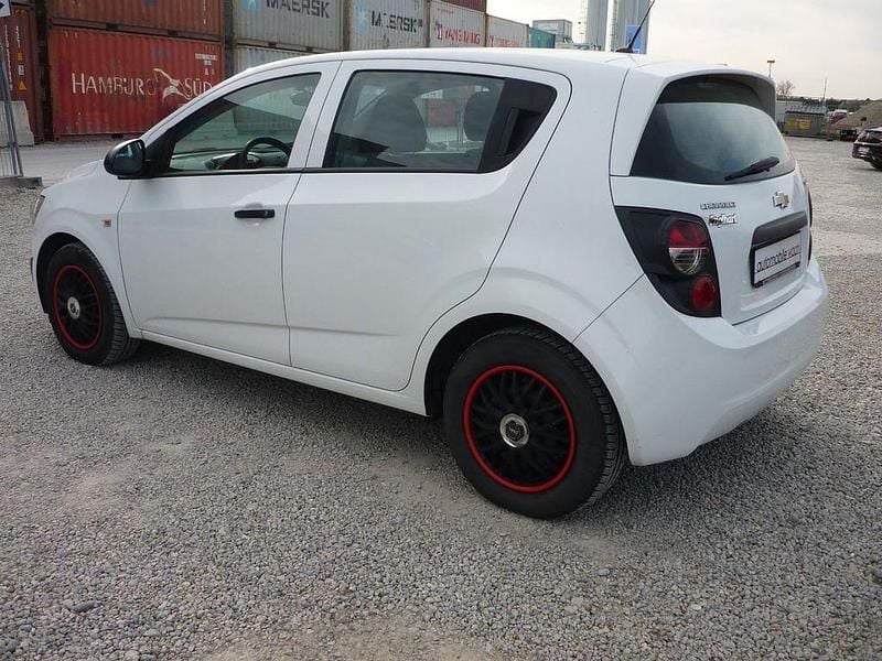 Gebraucht Chevrolet Aveo LS 69 PS (50 kW) 2013 Weiß Limousine