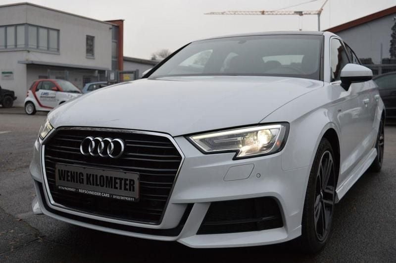 Weiß Gebraucht 2018 Audi A3 S-Line Limousine | 19.990 € (Guter Preis) - Bild 1/4