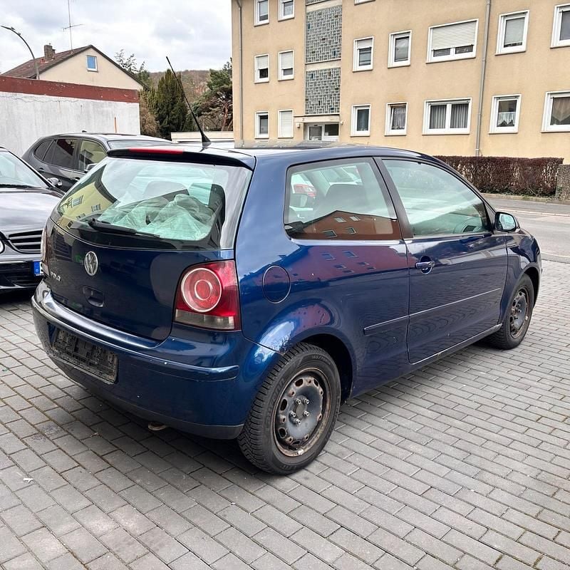 Gebraucht VW Polo 54 PS (39 kW) 2005 Blau Kleinwagen