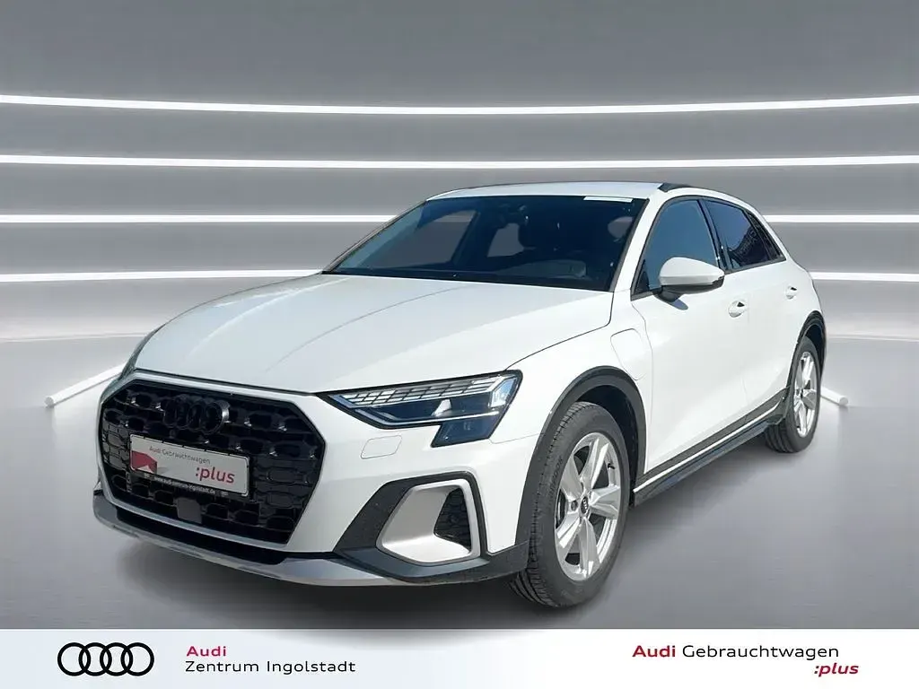 Usado Audi A3 Ambiente 204 HP (150 kW) 2025 Branco Sedan