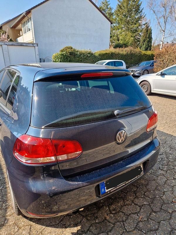 Gebraucht VW Golf VII Match 105 PS (77 kW) 2012 Blau Limousine
