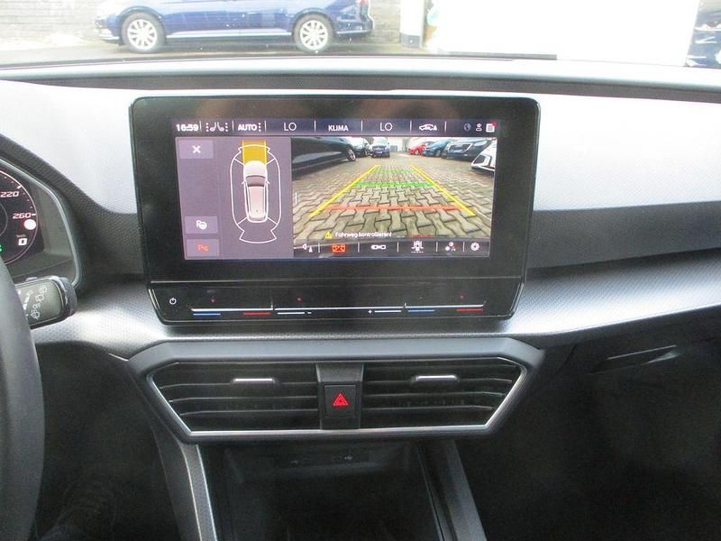 Gebraucht Seat Leon 116 PS (85 kW) 2022 Silber Limousine