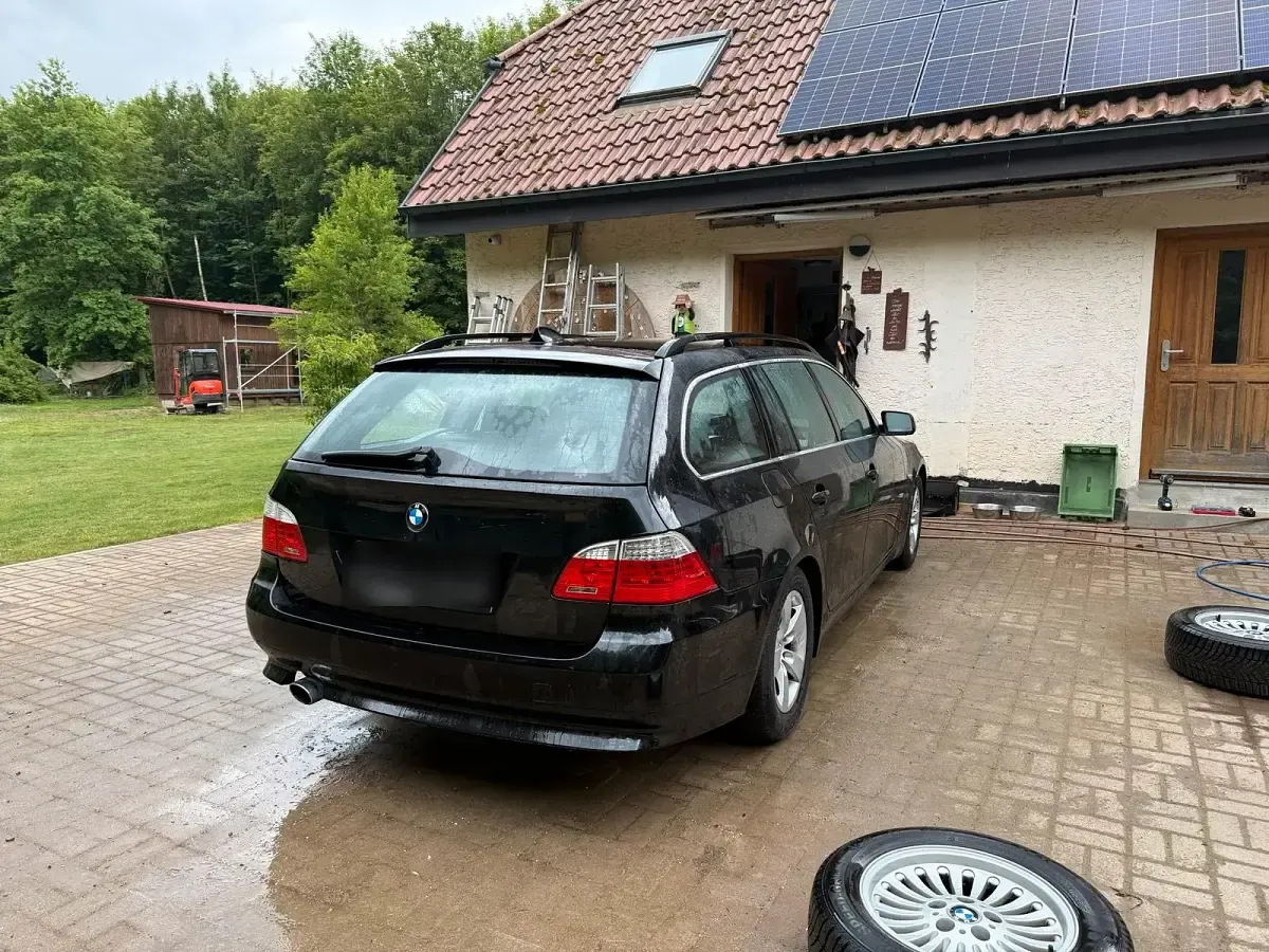 Gebraucht BMW 520 163 PS (119 kW) 2009 Schwarz Kombi
