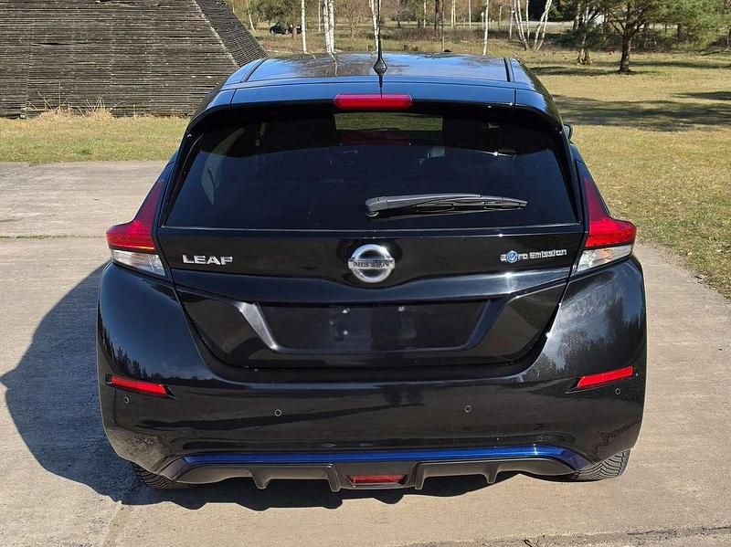 Gebraucht Nissan Leaf Tekna 110 kW (150 PS) 2018 Schwarz Kleinwagen