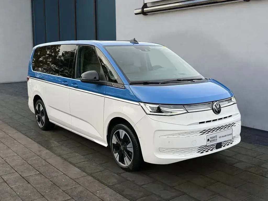 Gebraucht VW T7 Style 150 PS (110 kW) 2024 Mehrfarbenlackierung Van