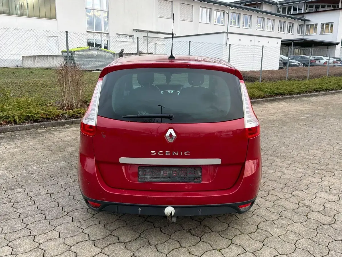 Gebraucht Renault Scénic III Dynamique 140 PS (102 kW) 2010 Rot Van / Kleinbus