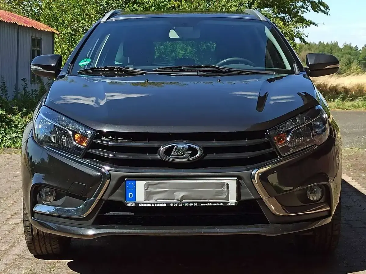 Gebraucht Lada Vesta 102 PS (75 kW) 2020 Schwarz Kombi