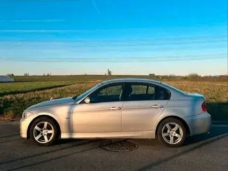 Usata BMW 320 170 CV (125 kW) 2007 Argento Berlina