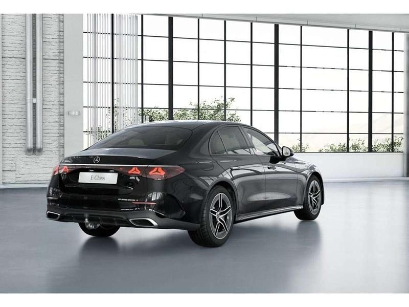 Gebraucht Mercedes E300 AMG 204 PS (150 kW) 2024 Schwarz obsidianschwarz metall Limousine