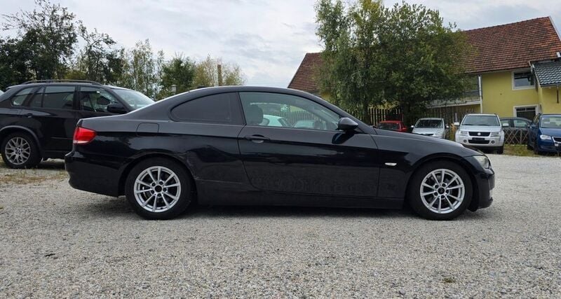 Gebraucht BMW 320 Sport Line 170 PS (125 kW) 2009 Schwarz Coupé