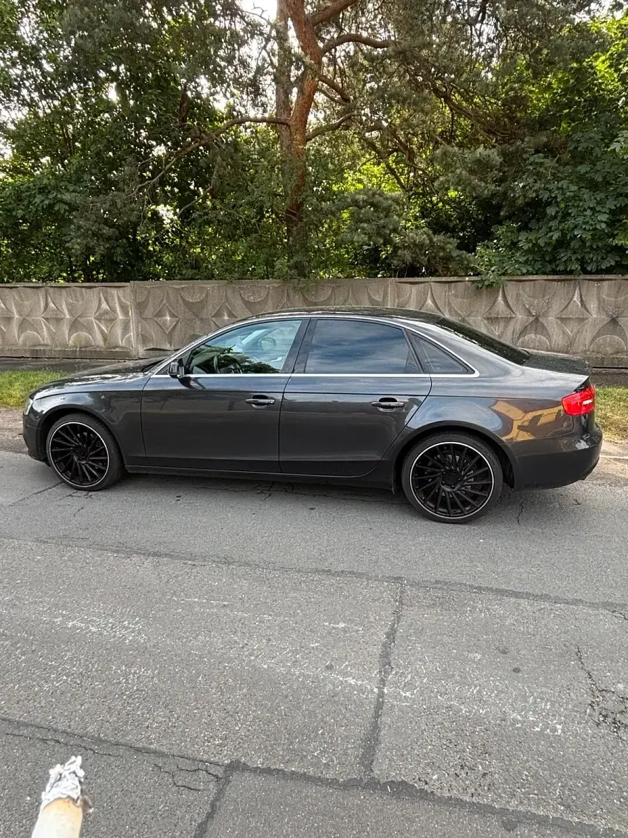 Gebraucht Audi A4 170 PS (125 kW) 2013 Schwarz Limousine