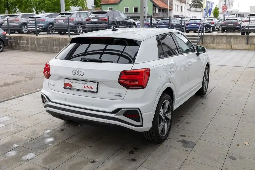 Używany Audi Q2 Ambiente 190 KM (139 kW) 2022 Biały SUV