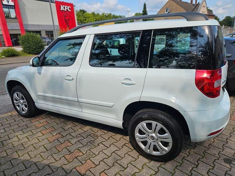 Gebraucht Skoda Yeti Active 105 PS (77 kW) 2015 Weiß SUV
