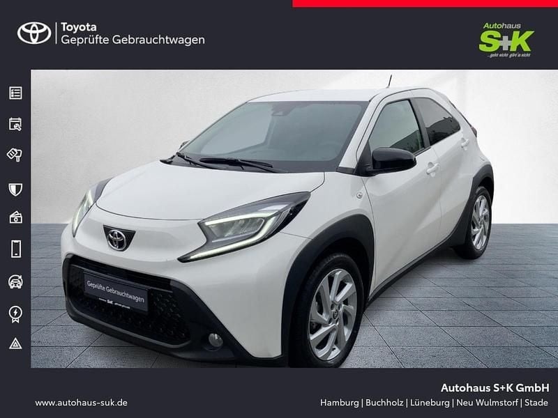 Weiß Gebraucht 2024 Toyota Aygo Team Kleinwagen | 15.980 € (Fairer Preis) - Bild 1/4