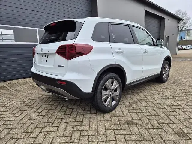 Neu Suzuki Vitara Comfort 110 PS (80 kW) 2026 Cool white pearl metallic cool white pearl metallic SUV