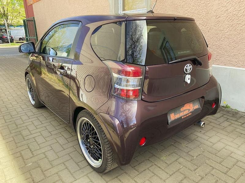 Gebraucht Toyota iQ 68 PS (50 kW) 2009 Violett Kleinwagen