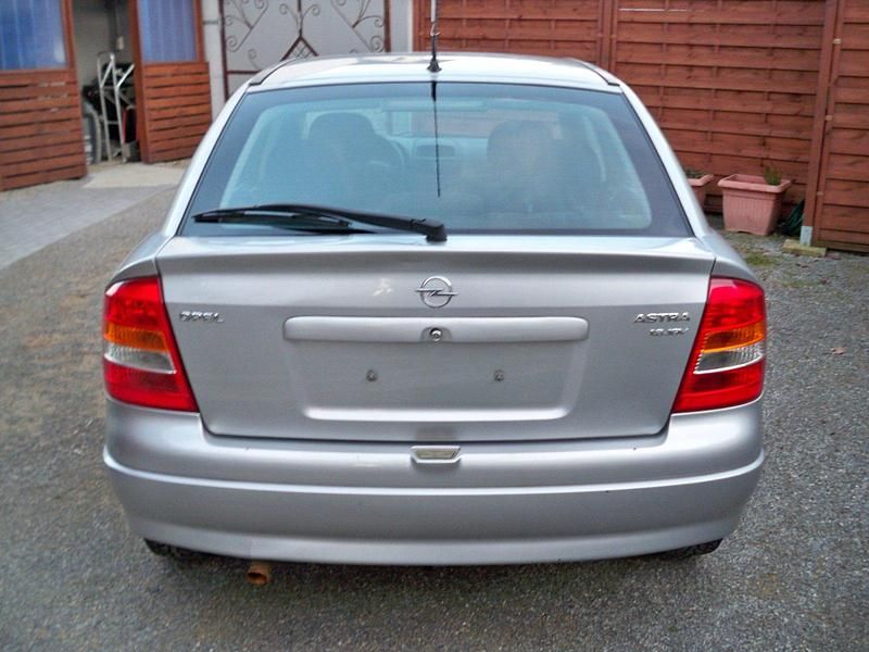 Gebraucht Opel Astra 116 PS (85 kW) 1999 Silber Kleinwagen