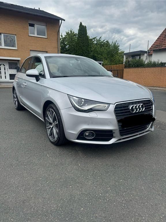 Silber Gebraucht 2013 Audi A1 Sportback Kleinwagen | 9.900 € (Superpreis) - Bild 1/4
