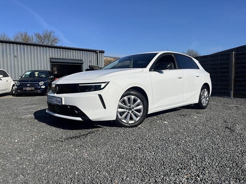 Gebraucht Opel Astra Elegance 131 PS (96 kW) 2023 Weiß Kleinwagen