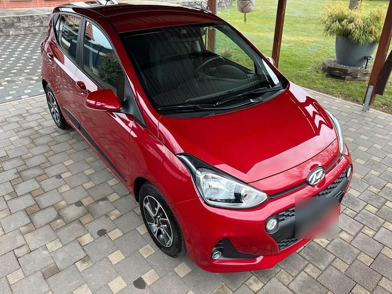 Gebraucht Hyundai i10 67 PS (49 kW) 2018 Rot Kleinwagen