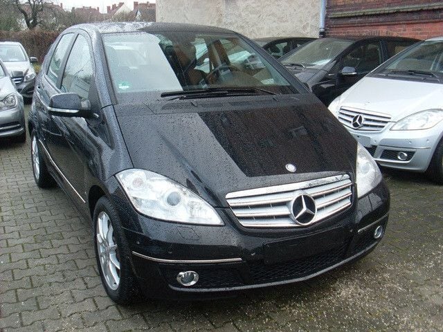 Gebraucht Mercedes A200 Avantgarde 136 PS (100 kW) 2011 Schwarz Van / Kleinbus