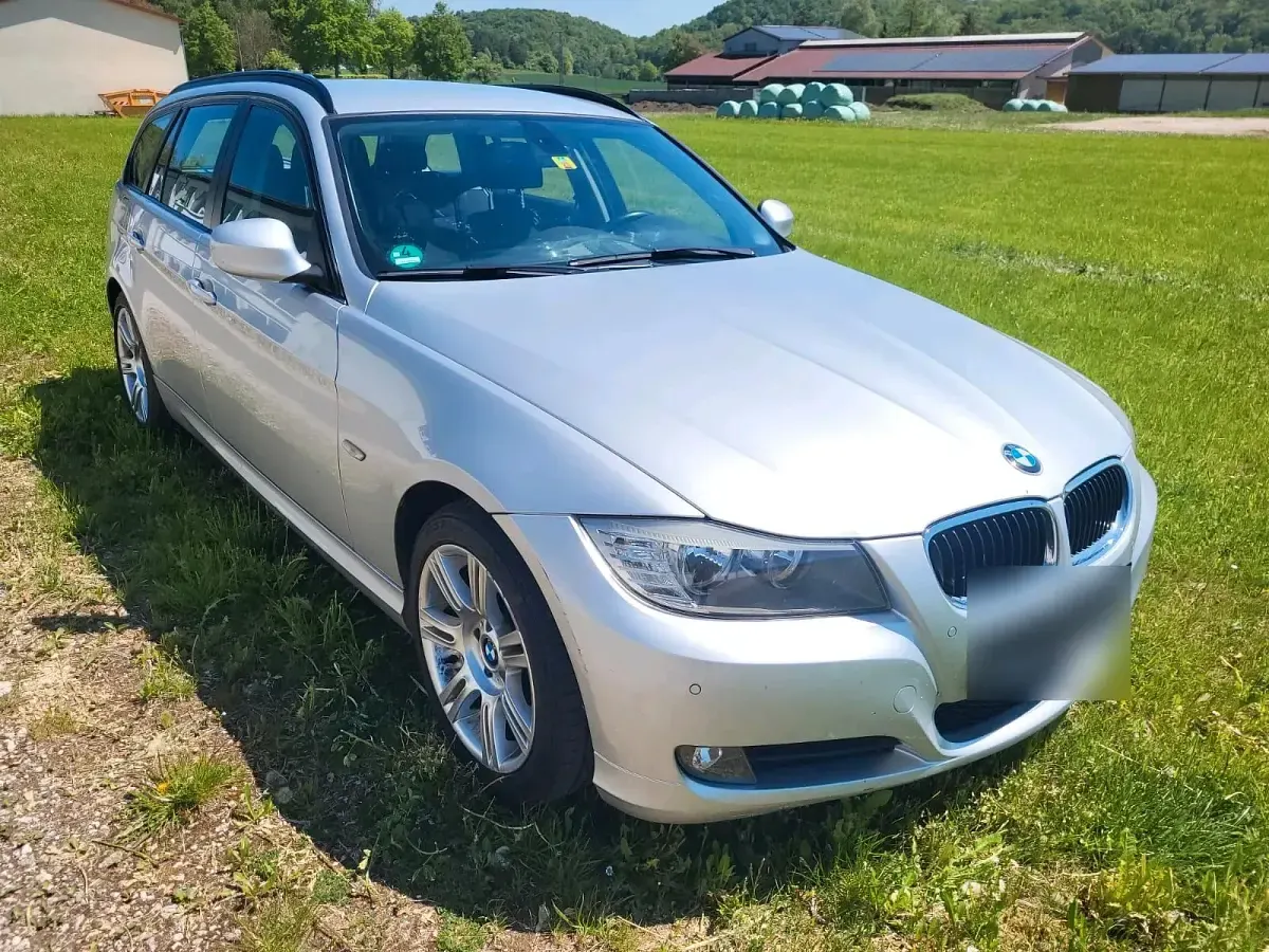 Gebraucht BMW 318 143 PS (105 kW) 2011 Silber Kombi