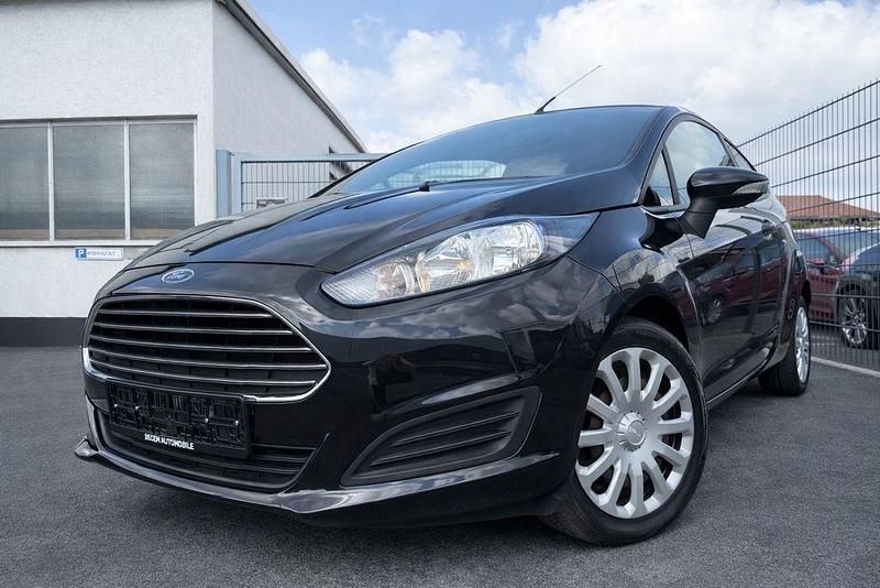 Gebraucht Ford Fiesta Trend 60 PS (44 kW) 2015 Schwarz Kleinwagen