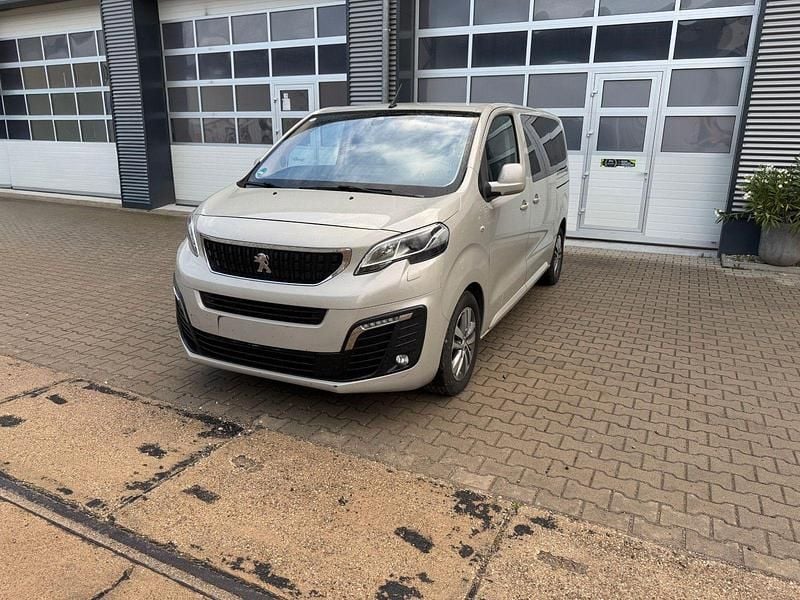 Grau Gebraucht 2019 Peugeot Traveller Van / Kleinbus | 21.500 € (Superpreis) - Bild 1/4