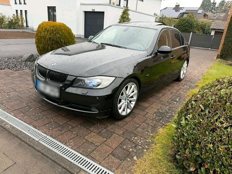 Schwarz Gebraucht 2007 BMW 320 Limousine | 1.900 € (Superpreis) - Bild 1/4