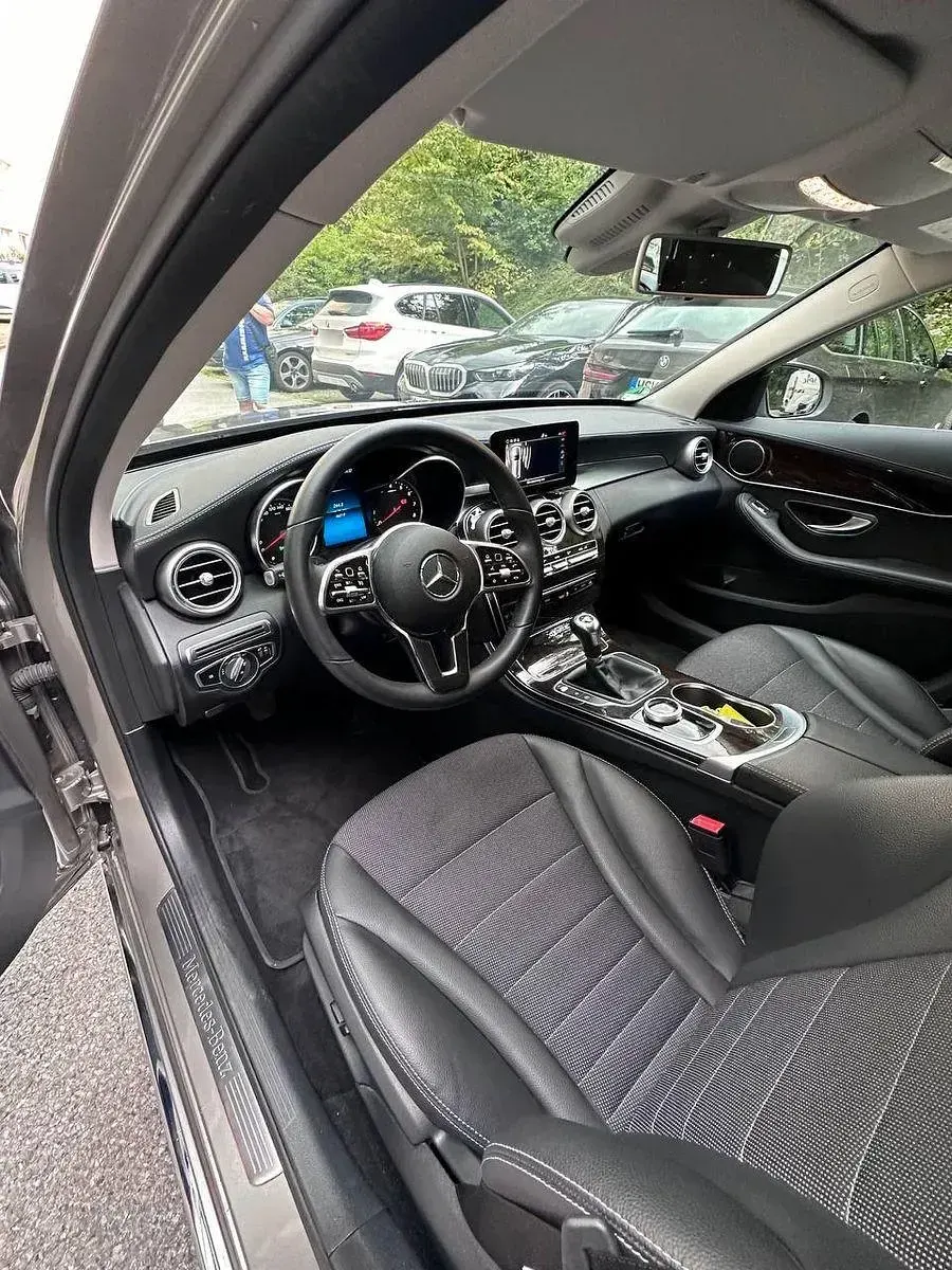 Gebraucht Mercedes C180 156 PS (114 kW) 2019 Grau Limousine