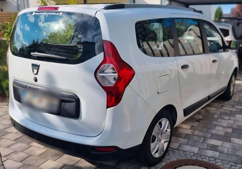 Weiß Gebraucht 2019 Dacia Lodgy Comfort Van / Kleinbus | 9.100 € (Guter Preis) - Bild 1/4