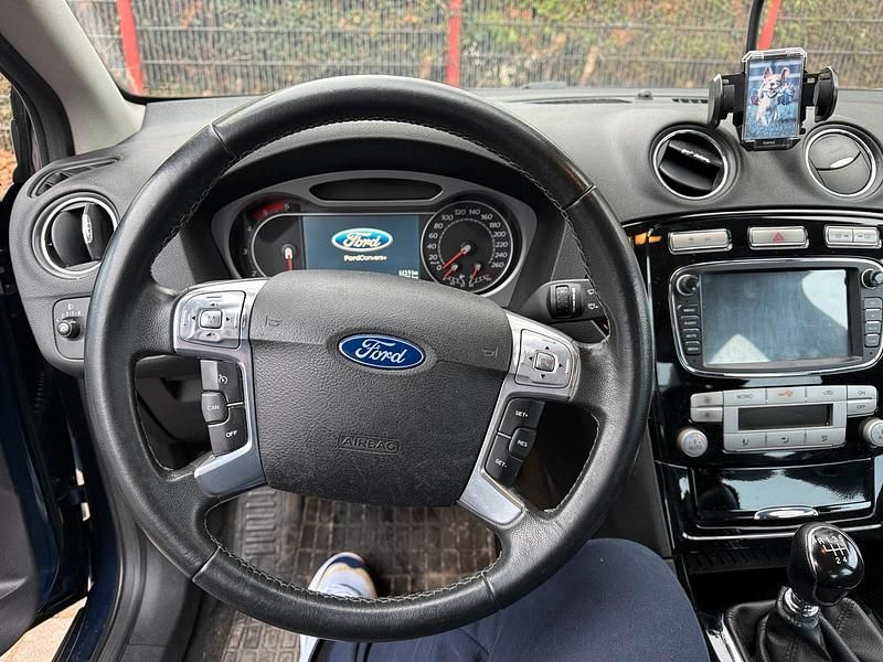 Gebraucht Ford Mondeo 140 PS (102 kW) 2010 Blau Limousine