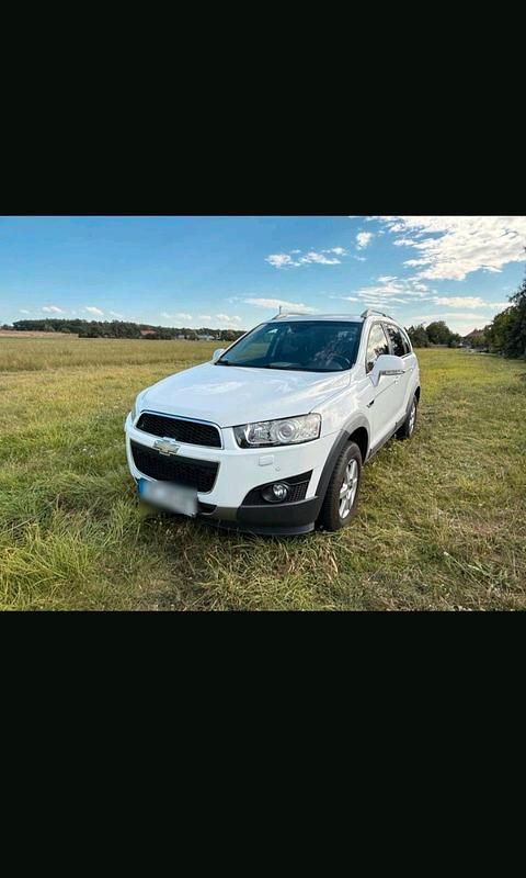 Weiß Gebraucht 2013 Chevrolet Captiva SUV | 8.100 € (Fairer Preis) - Bild 1/4
