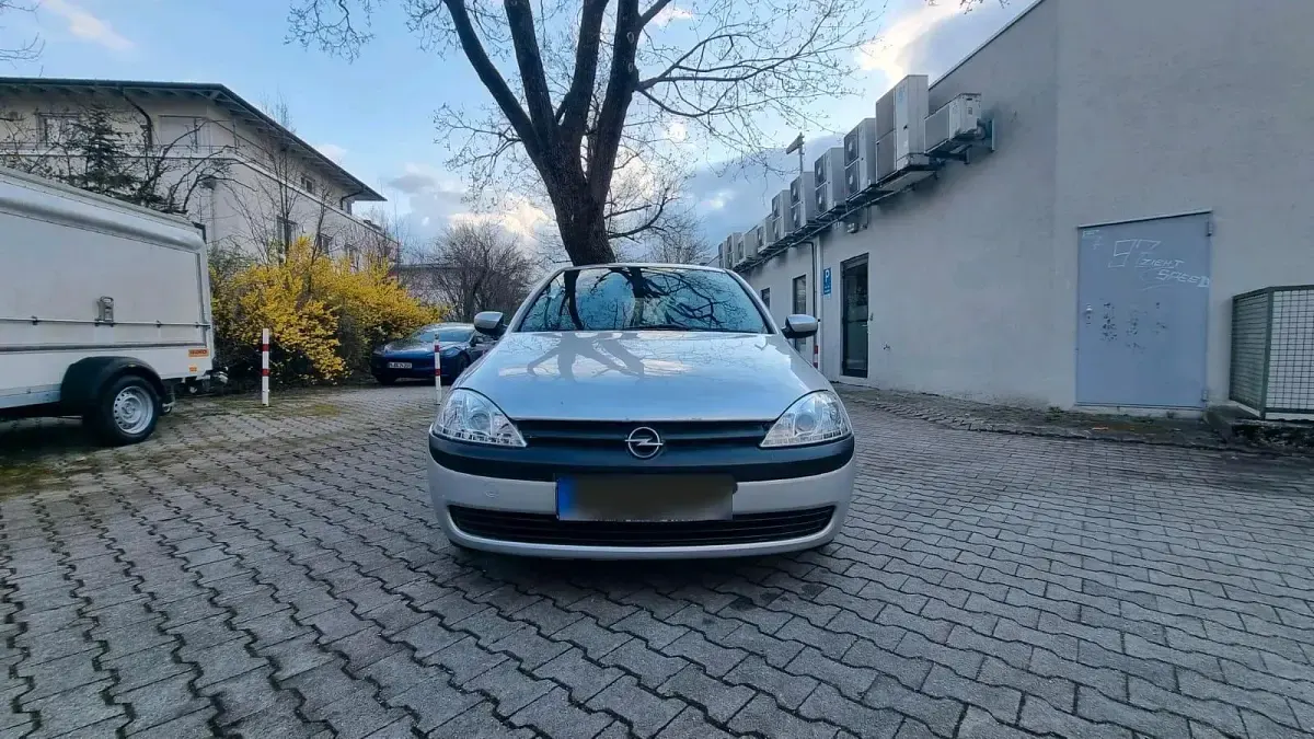 Second-hand Opel Corsa 75 CP (55 kW) 2002 Argintiu Hatchback